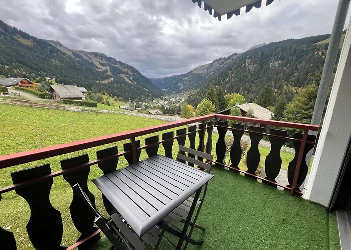 Cosy Avec Balcon Sud Et Parking - Fr-1-198-167 * Châtel